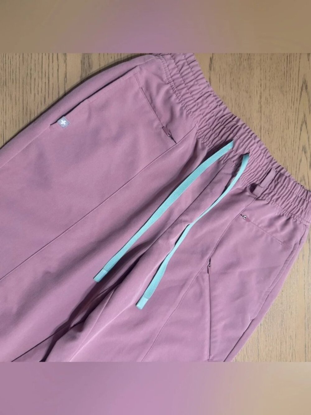 FIGS Technical Collection Jogger Scrub Pants Dusty Rose Pink Women’s Medium - Picture 5 of 8